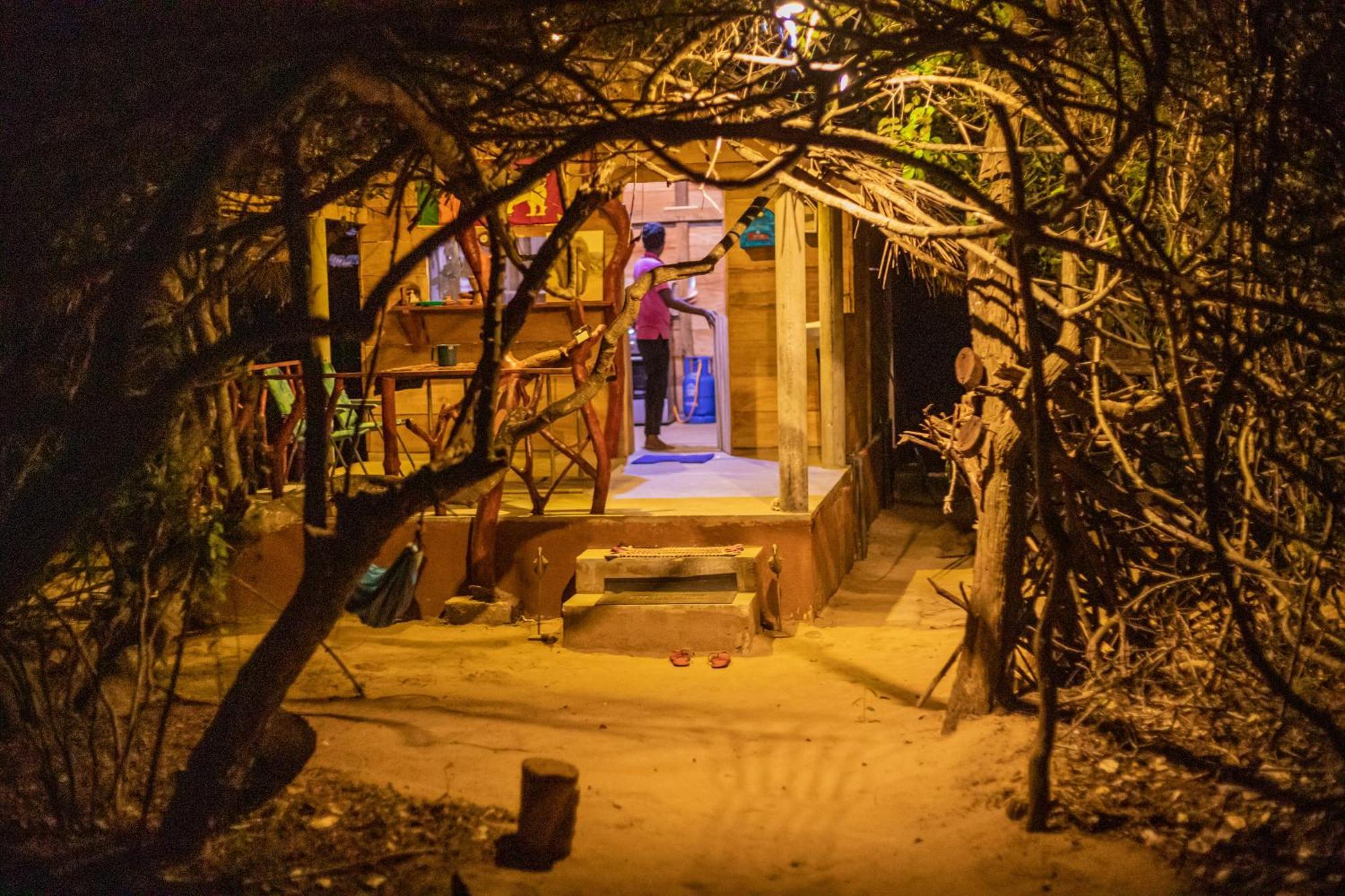 Yala Podi Hoona Bush Camp Hotel Ngoại thất bức ảnh